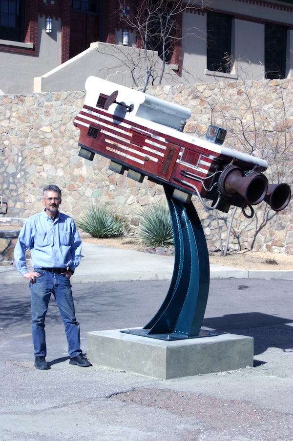 Goddard Nomad V
1992
painted steel, found objects
96”x108”x30”